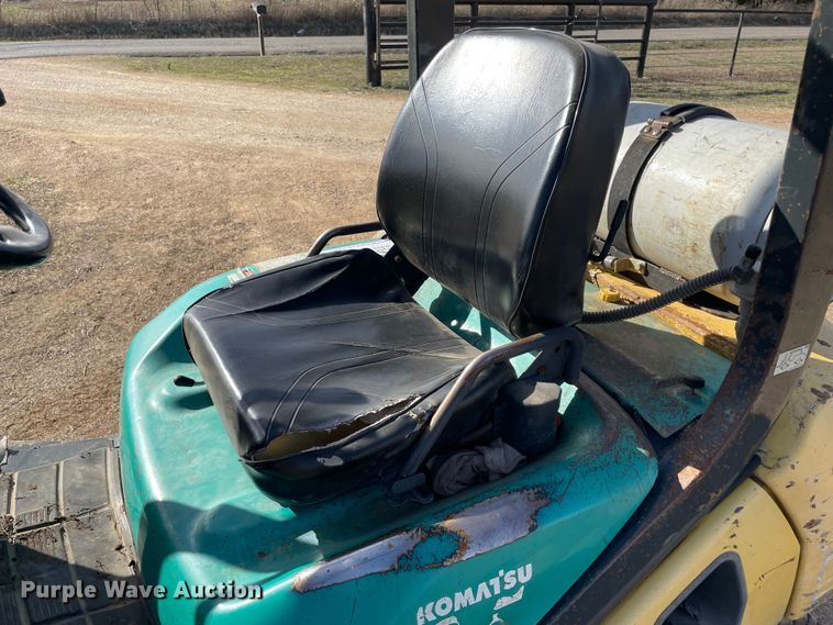 image for item DQ5719 2006 Komatsu FG25T-16  forklift