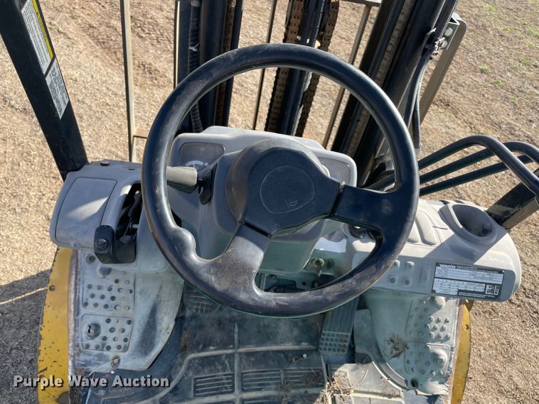 image for item DQ5719 2006 Komatsu FG25T-16  forklift