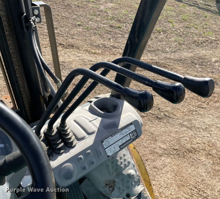 image for item DQ5719 2006 Komatsu FG25T-16  forklift