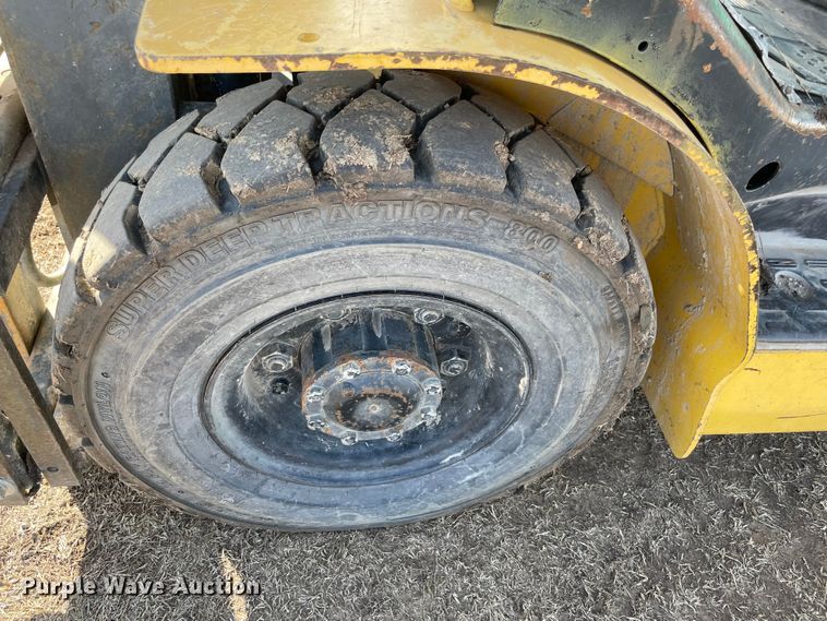 image for item DQ5719 2006 Komatsu FG25T-16  forklift