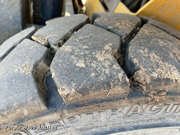 image for item DQ5719 2006 Komatsu FG25T-16  forklift