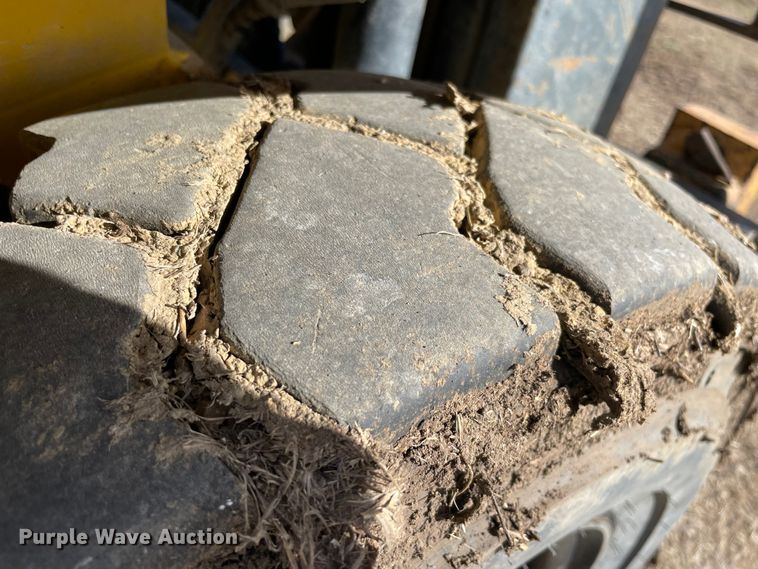 image for item DQ5719 2006 Komatsu FG25T-16  forklift