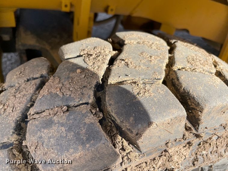 image for item DQ5719 2006 Komatsu FG25T-16  forklift