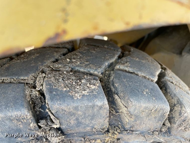 image for item DQ5719 2006 Komatsu FG25T-16  forklift