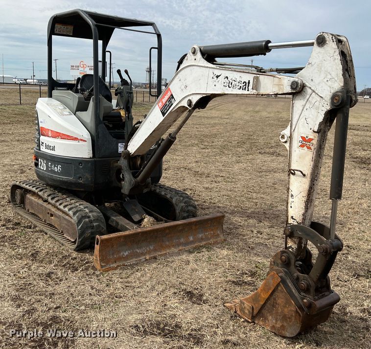 image for item DQ5720 2015 Bobcat E26  mini excavator