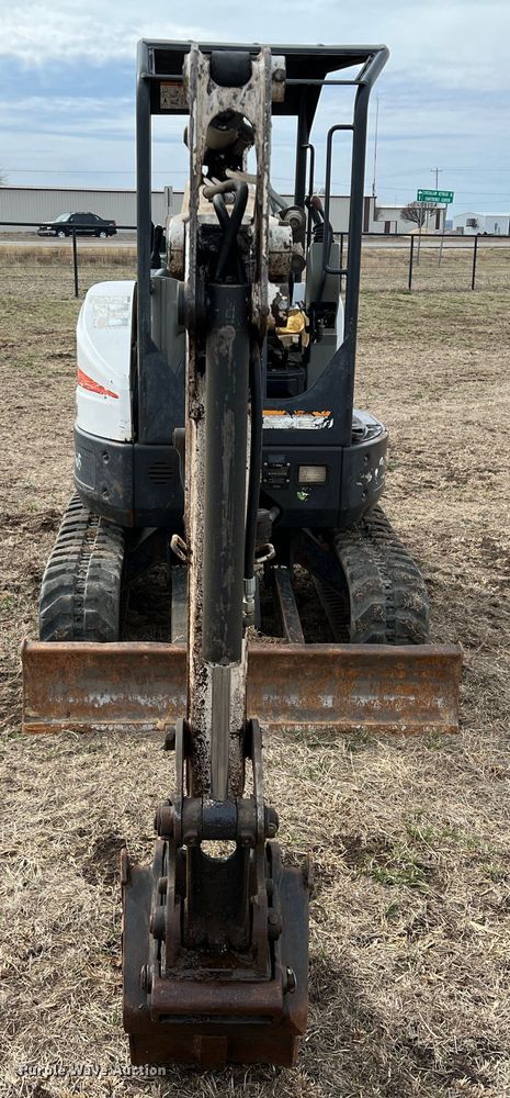 image for item DQ5720 2015 Bobcat E26  mini excavator