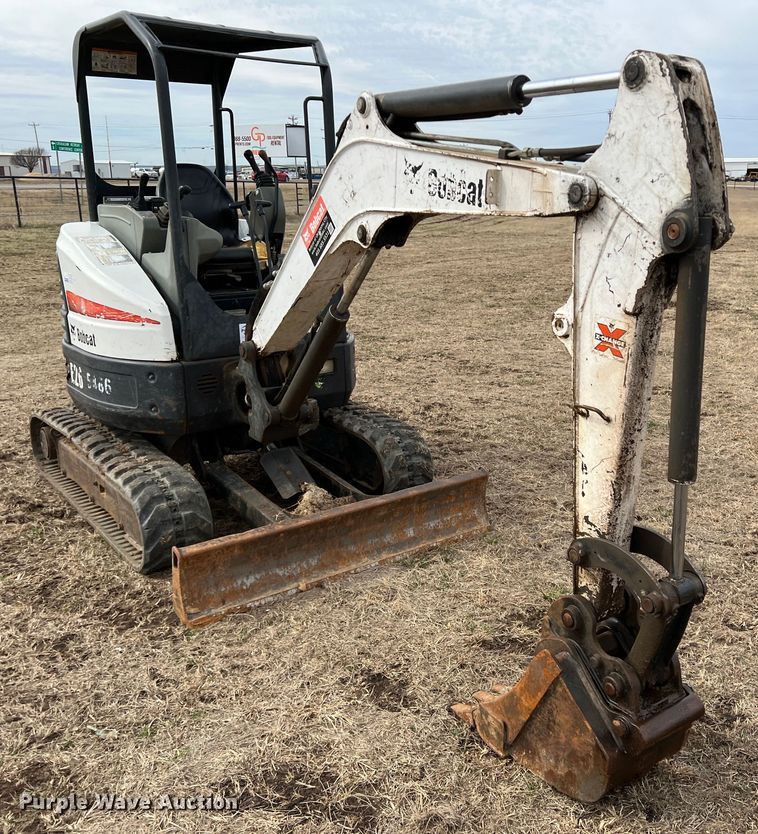 image for item DQ5720 2015 Bobcat E26  mini excavator