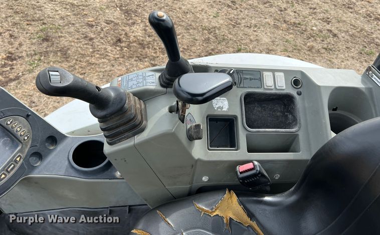 image for item DQ5720 2015 Bobcat E26  mini excavator