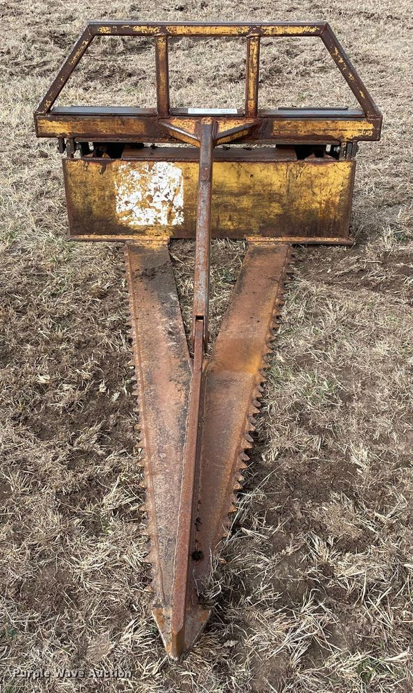 image for item DQ5724 84" L skid steer tree saw