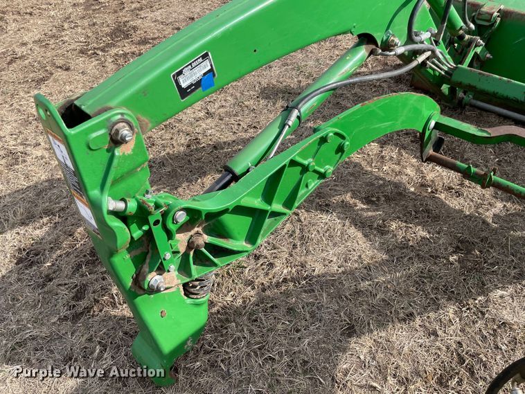image for item DQ5725 2014 John Deere H165  loader
