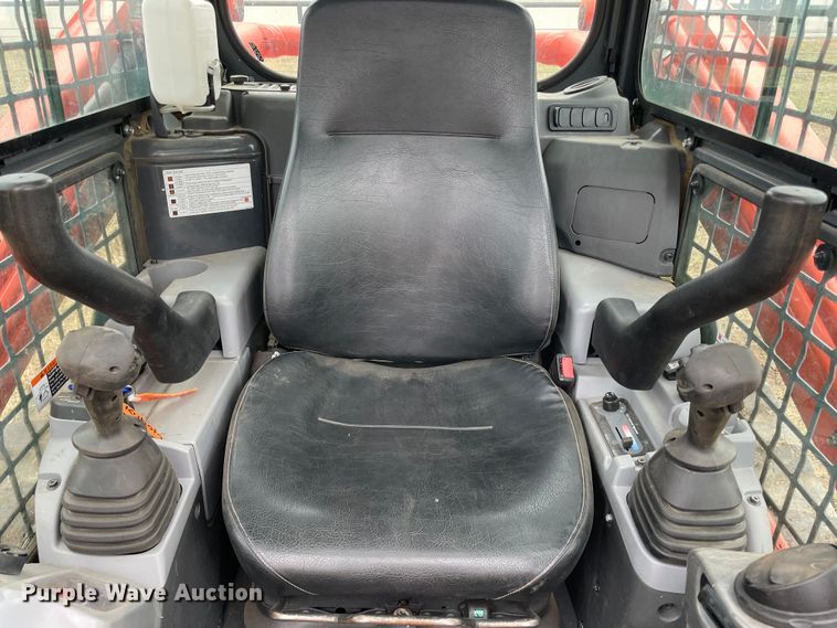 image for item DQ5727 Kubota SVL75-2  tracked skid steer loader