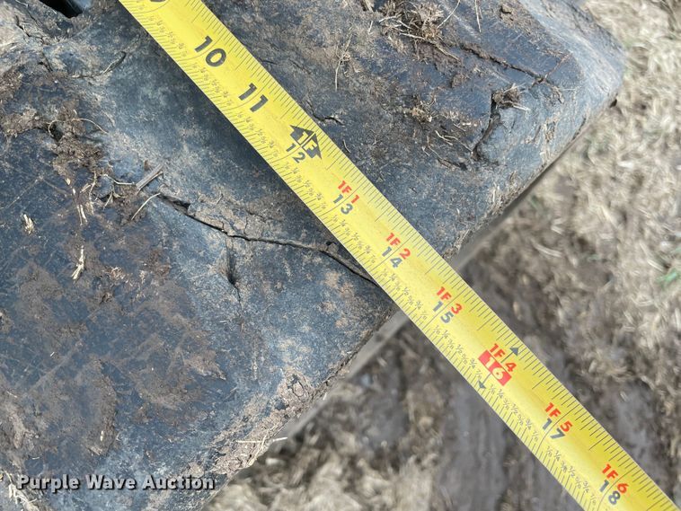 image for item DQ5727 Kubota SVL75-2  tracked skid steer loader