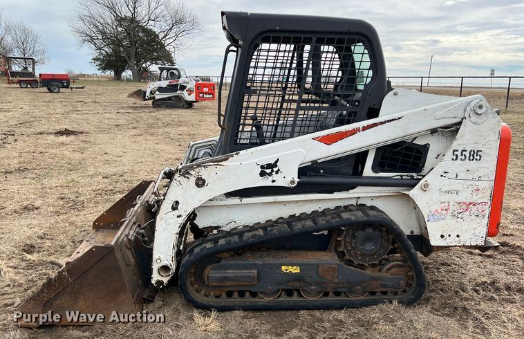 image for item DQ5728 2017 Bobcat T450  tracked skid steer loader