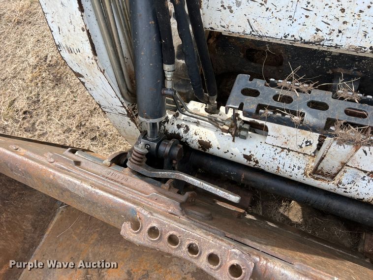 image for item DQ5728 2017 Bobcat T450  tracked skid steer loader