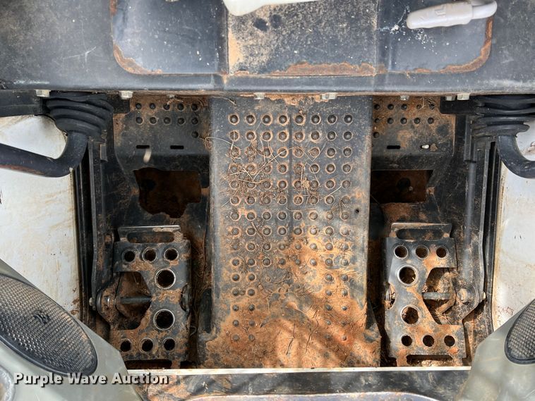 image for item DQ5728 2017 Bobcat T450  tracked skid steer loader