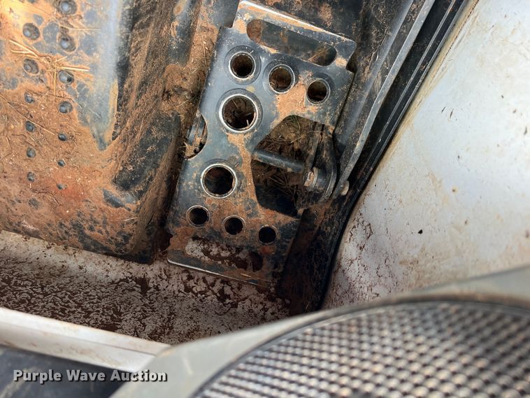 image for item DQ5728 2017 Bobcat T450  tracked skid steer loader