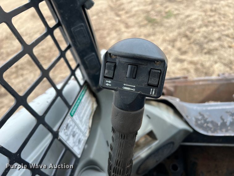 image for item DQ5728 2017 Bobcat T450  tracked skid steer loader