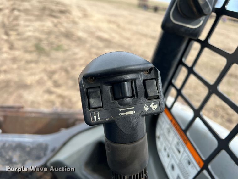 image for item DQ5728 2017 Bobcat T450  tracked skid steer loader