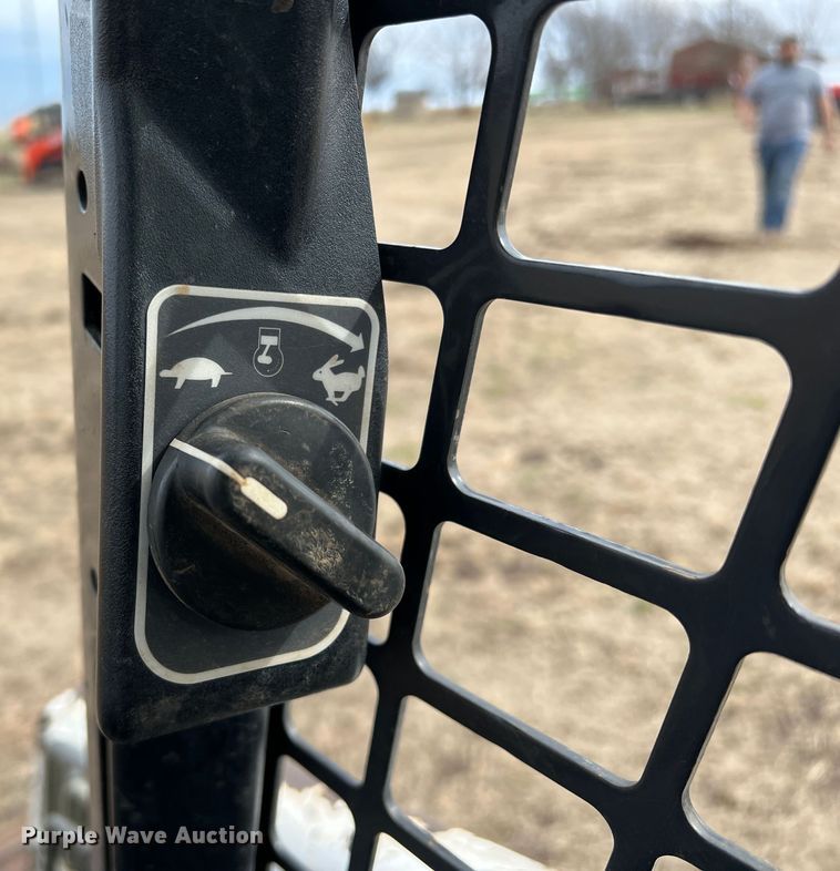 image for item DQ5728 2017 Bobcat T450  tracked skid steer loader