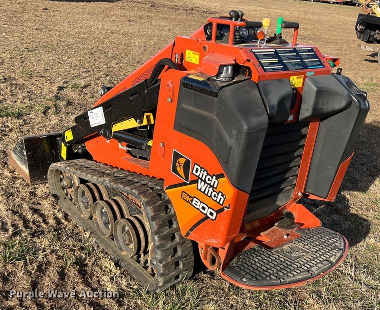 image for item DQ5735 2018 Ditch Witch SK800  compact utility loader