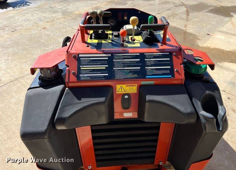 image for item DQ5735 2018 Ditch Witch SK800  compact utility loader