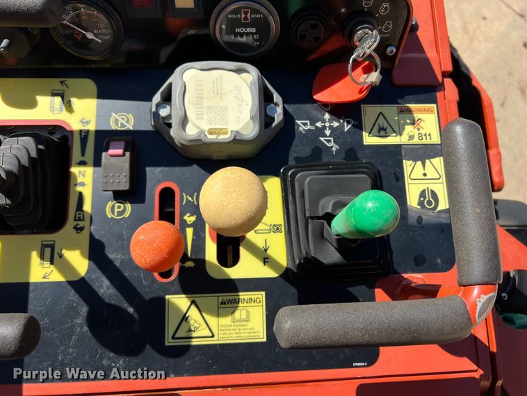 image for item DQ5735 2018 Ditch Witch SK800  compact utility loader