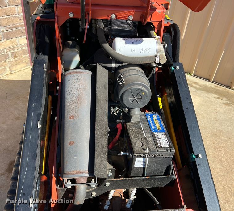 image for item DQ5735 2018 Ditch Witch SK800  compact utility loader