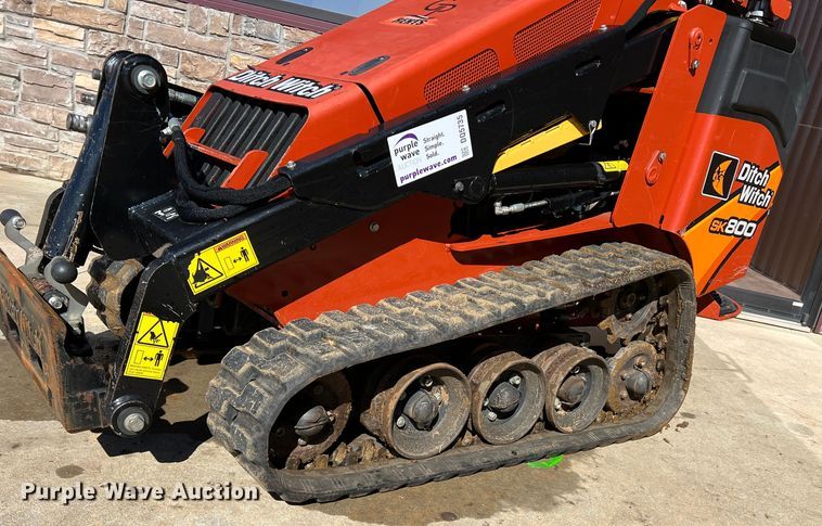 image for item DQ5735 2018 Ditch Witch SK800  compact utility loader