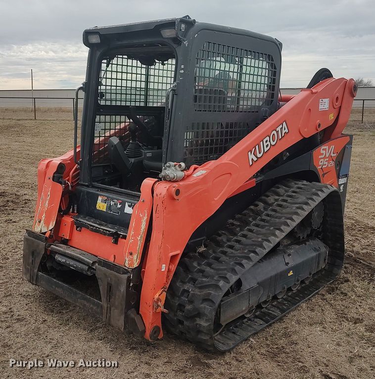 image for item DQ5736 2019 Kubota SVL95-2S  tracked skid steer loader