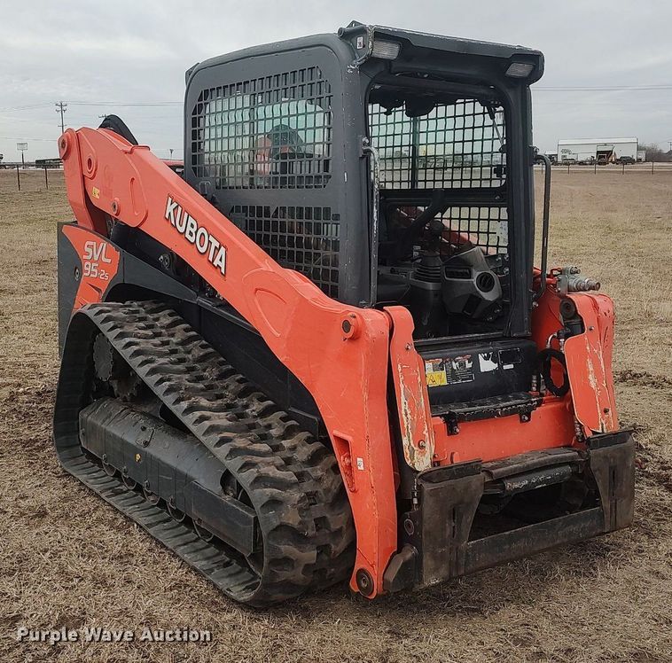 image for item DQ5736 2019 Kubota SVL95-2S  tracked skid steer loader