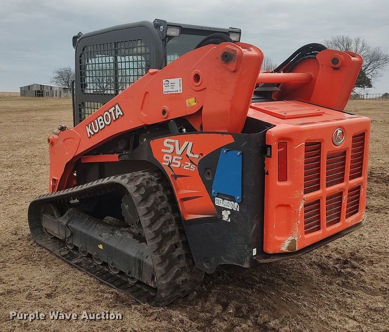image for item DQ5736 2019 Kubota SVL95-2S  tracked skid steer loader