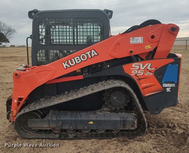 image for item DQ5736 2019 Kubota SVL95-2S  tracked skid steer loader