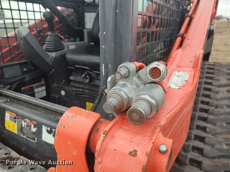 image for item DQ5736 2019 Kubota SVL95-2S  tracked skid steer loader