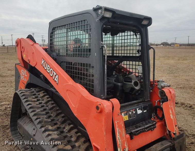 image for item DQ5736 2019 Kubota SVL95-2S  tracked skid steer loader
