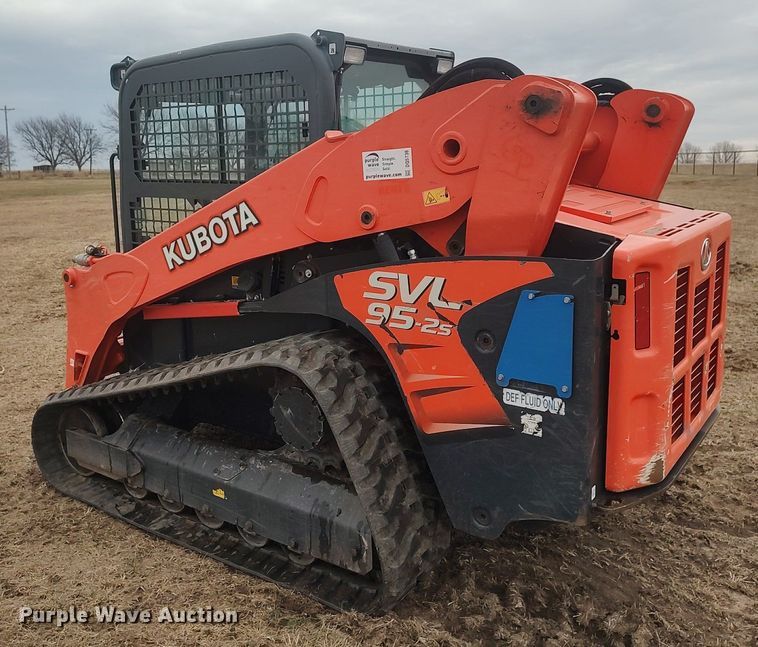 image for item DQ5736 2019 Kubota SVL95-2S  tracked skid steer loader