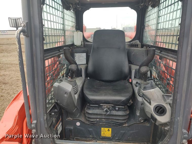 image for item DQ5736 2019 Kubota SVL95-2S  tracked skid steer loader