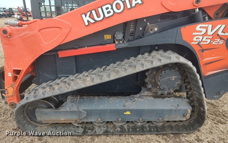 image for item DQ5736 2019 Kubota SVL95-2S  tracked skid steer loader
