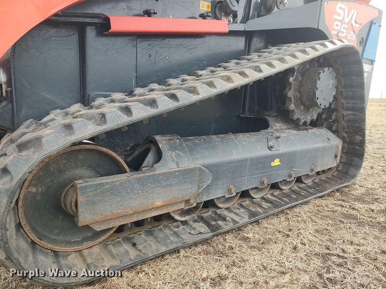 image for item DQ5736 2019 Kubota SVL95-2S  tracked skid steer loader