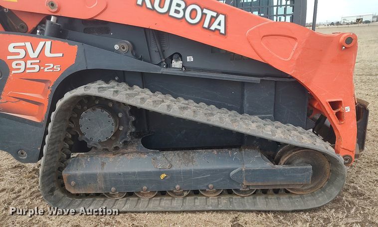 image for item DQ5736 2019 Kubota SVL95-2S  tracked skid steer loader