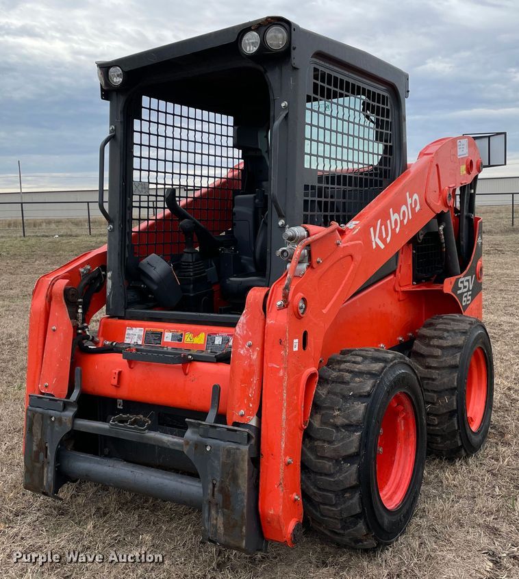 image for item DQ5738 Kubota SSV65  skid steer loader