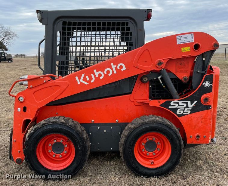 image for item DQ5738 Kubota SSV65  skid steer loader