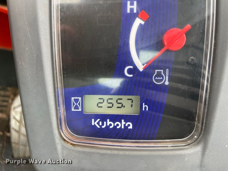 image for item DQ5738 Kubota SSV65  skid steer loader