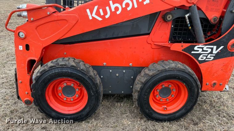 image for item DQ5738 Kubota SSV65  skid steer loader