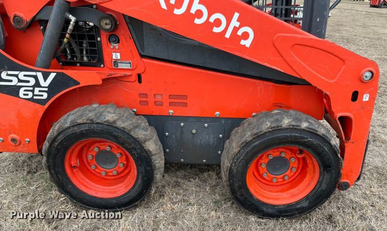image for item DQ5738 Kubota SSV65  skid steer loader