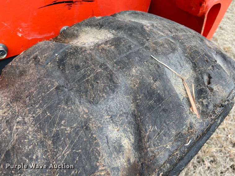 image for item DQ5738 Kubota SSV65  skid steer loader