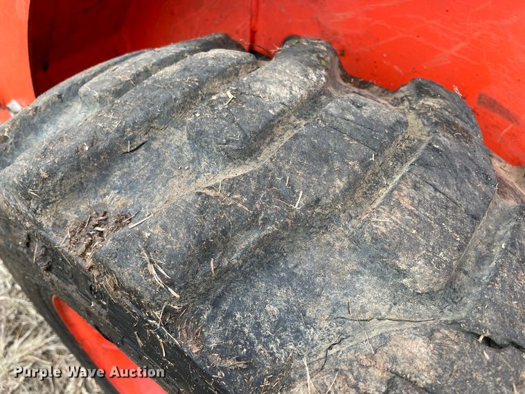 image for item DQ5738 Kubota SSV65  skid steer loader