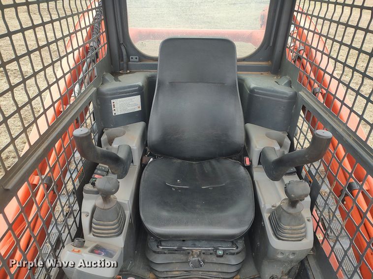 image for item DQ5739 2020 Kubota SVL75-2  tracked skid steer loader