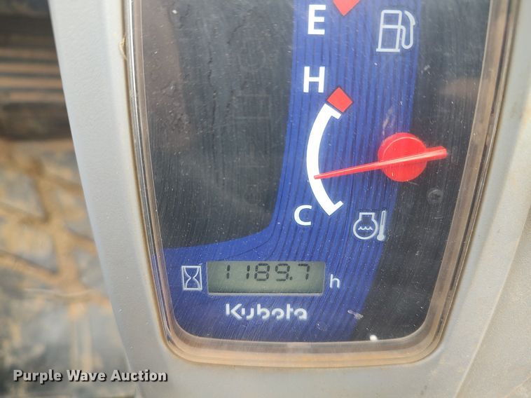 image for item DQ5739 2020 Kubota SVL75-2  tracked skid steer loader