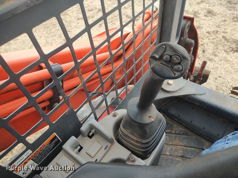 image for item DQ5739 2020 Kubota SVL75-2  tracked skid steer loader