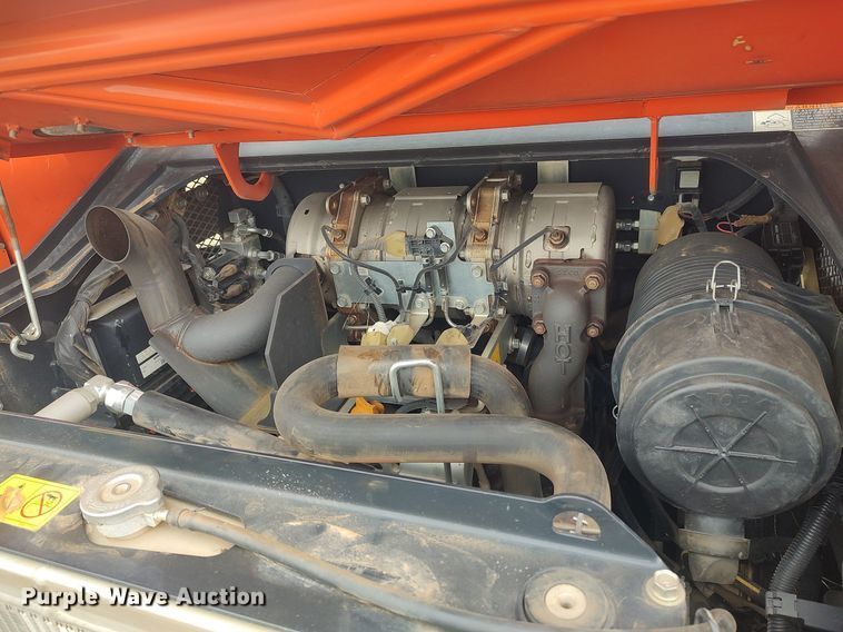 image for item DQ5739 2020 Kubota SVL75-2  tracked skid steer loader